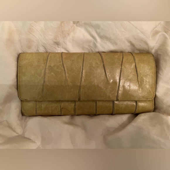HOBO Handbags - HOBO leather wallet